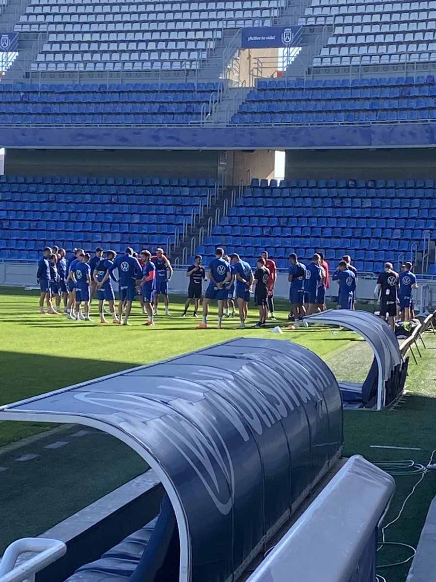 TodoGolesRadio's tweet photo. ¿Quieres estar el lunes en el Heliodoro animando al @CDTOficial en su partido ante el @CD_Eldense?. Sorteamos ENTRADAS DOBLES. Sigue nuestra cuenta y retuitea aquí 👇🏼👇🏼 https://t.co/3m8KsQRYRO