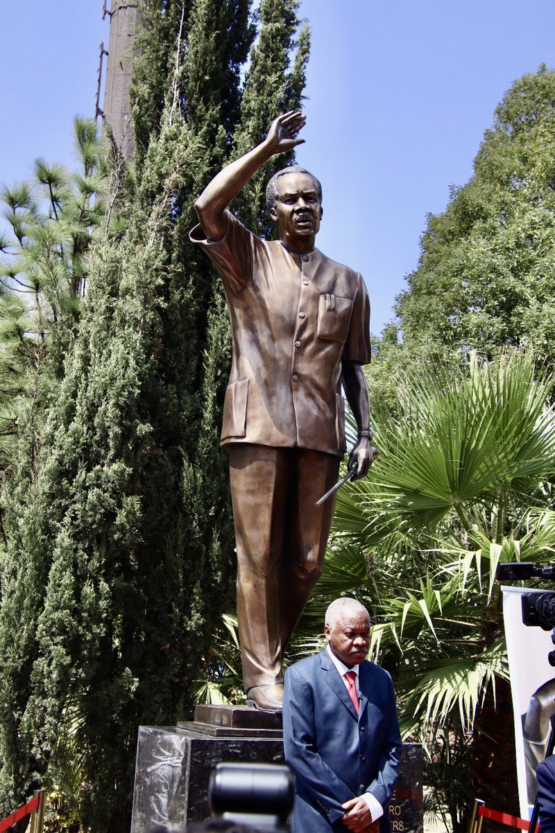 #SADC facilitated the unveiling of the statue of former President of Tanzania, H.E. Mwalimu Julius K. Nyerere, today at the Julius Nyerere Peace and Security Building at the @_AfricanUnion. Nyerere is known for his selfless contribution to the peace and security on the Continent.