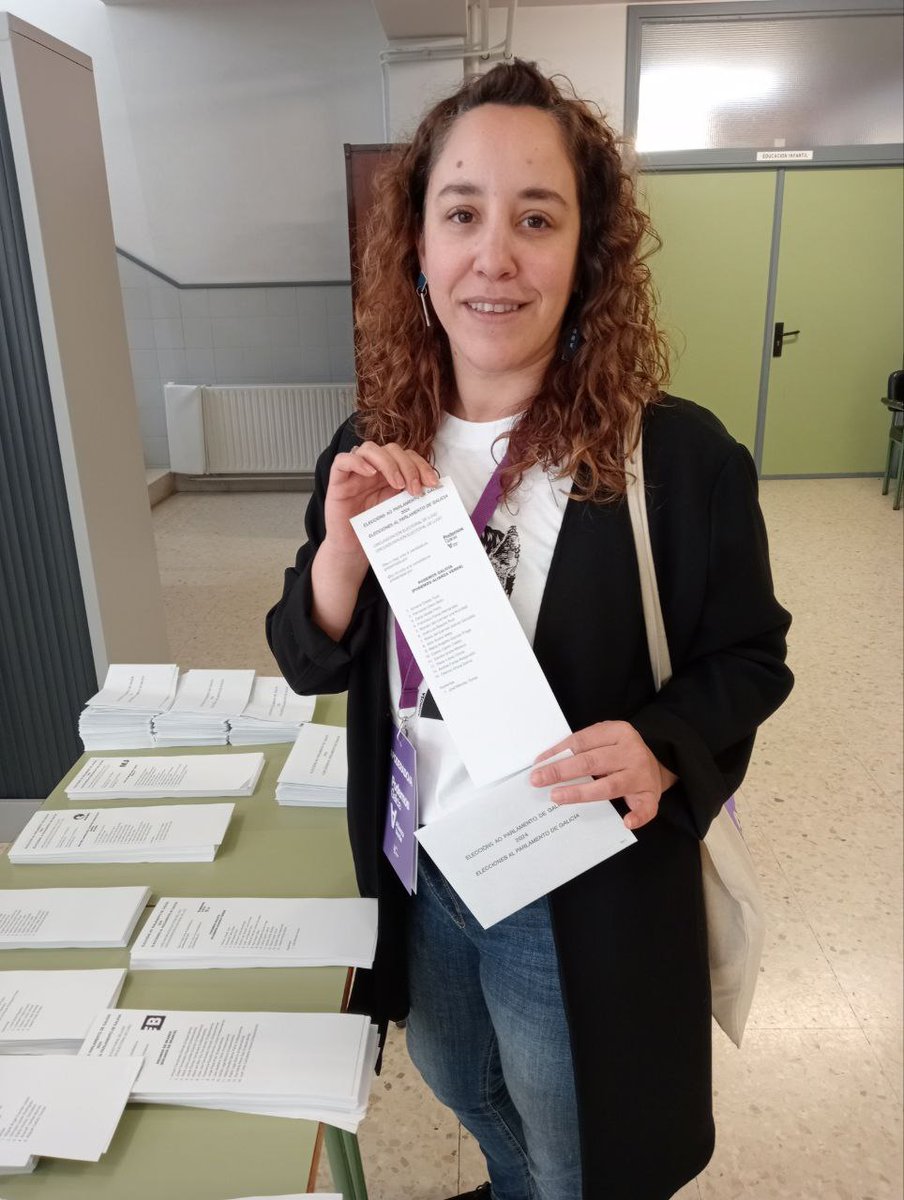 XimenaCheda's tweet photo. Xa votei chea de ilusión e sobre todo compromiso e dignidade, non vos quededes na casa defende as túas ideas!
#ConFaraldoPodemos
#DefendeAsTúasIdeas https://t.co/IVVCPgYABm