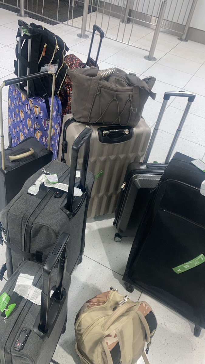 And they’re back! Our four fabulous teachers are back in Manchester after an amazing week in Malawi. Even more exciting all their luggage has arrived too!! @MalawiLOL @KnightswoodSec @croftfootschool @GCCLeadLearn @smithycroft282