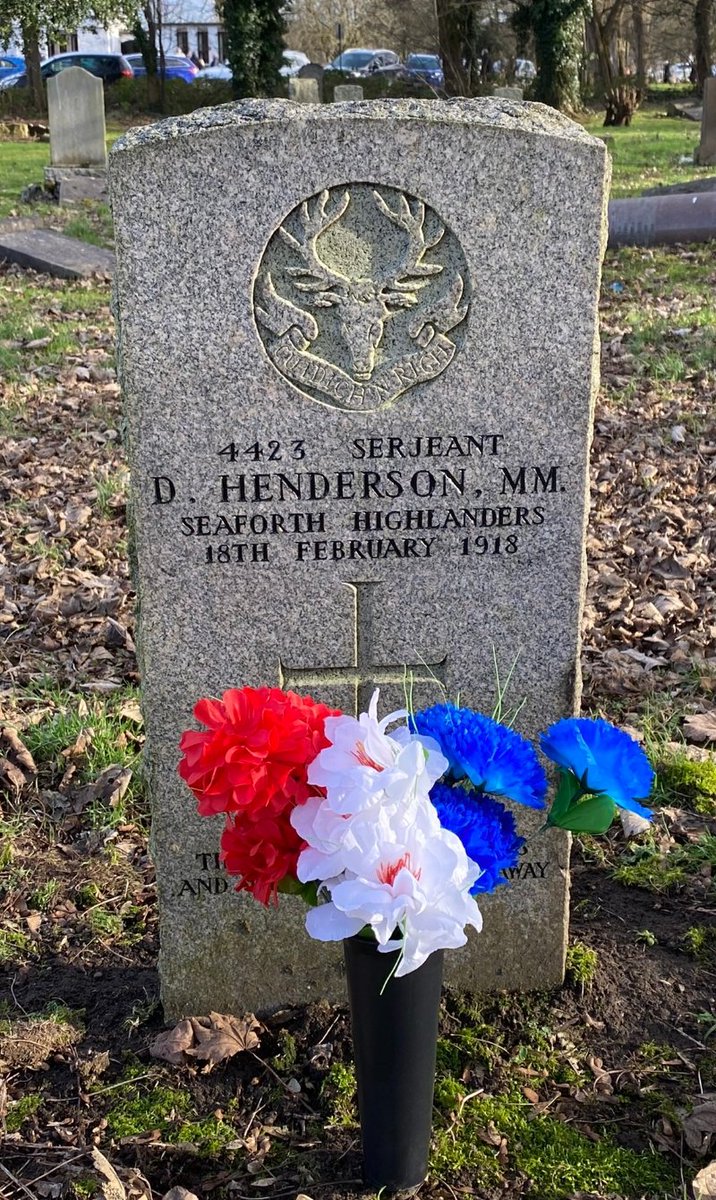 Serjeant Donald Henderson MM, from Houston St, Glasgow, died from wounds received on active service on 18th February, 1918, aged 41 years old We laid flowers and paid respects at his final resting place in Craigton cemetery, Glasgow Lest we Forget this brave man 🏴󠁧󠁢󠁳󠁣󠁴󠁿🇬🇧