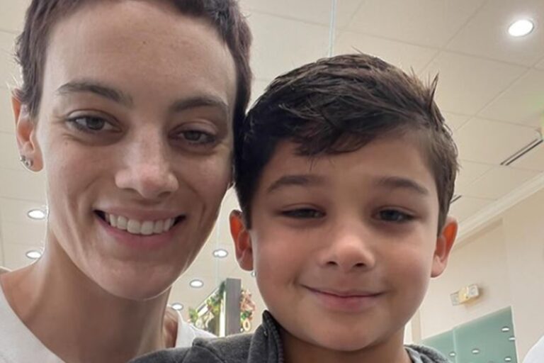 reininsarcoma's tweet photo. Artist, Cat Janice tops music charts from a hospice bed, gives all proceeds to her son. Janice is 31 and was diagnosed with sarcoma in 2021.

https://t.co/fU4iGQk4lx

#catjanice #sarcoma #charttopping https://t.co/ITV1icVC0Z