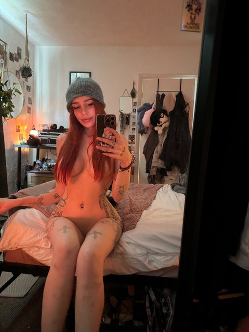 Rosaline Dawn’s pics and videos