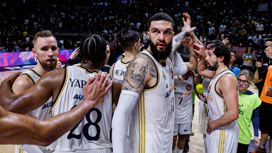elchiringuitotv's tweet photo. 🔁 RT - REAL MADRID
♥️ MG - FC BARCELONA

👀 ¿Quién se lleva la Copa del Rey de baloncesto? https://t.co/vIrYGwZFX9