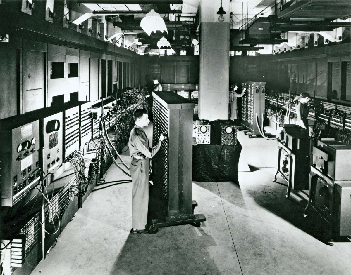 computercrash66's tweet image. Did you know:
The world&apos;s first electronic digital computer, called the ENIAC, weighed more than 27 tons and took up 1800 square feet of space.