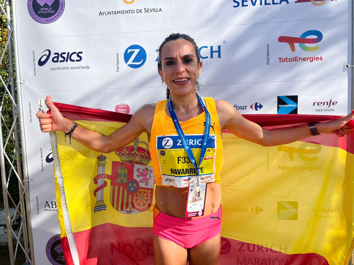 atletismoRFEA's tweet photo. ¡Qué debut! ¡Qué debut! 🤯🤯🤯

🥇 @PetiteStr, campeona de España de maratón en su primer envite con los 42,195 km

⏱️ 2:24:40 ➡️ mejor debut 🇪🇸 y 2ª 🇪🇸 de la historia
🎟️ Preseleccionada para los Juegos Olímpicos de #Paris2024 

🥈 @txell921 ⏱️ 2:24:57 ➡️ 3ª 🇪🇸 de siempre
🥉 @ClaraSimal_42k ⏱️ 2:31:21

#CEmaratón