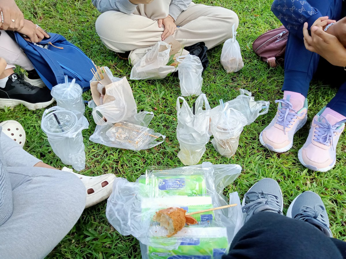 tarounch's tweet photo. makanan cfd ijen gapernah gagal wkwk https://t.co/OjfmhSK13V