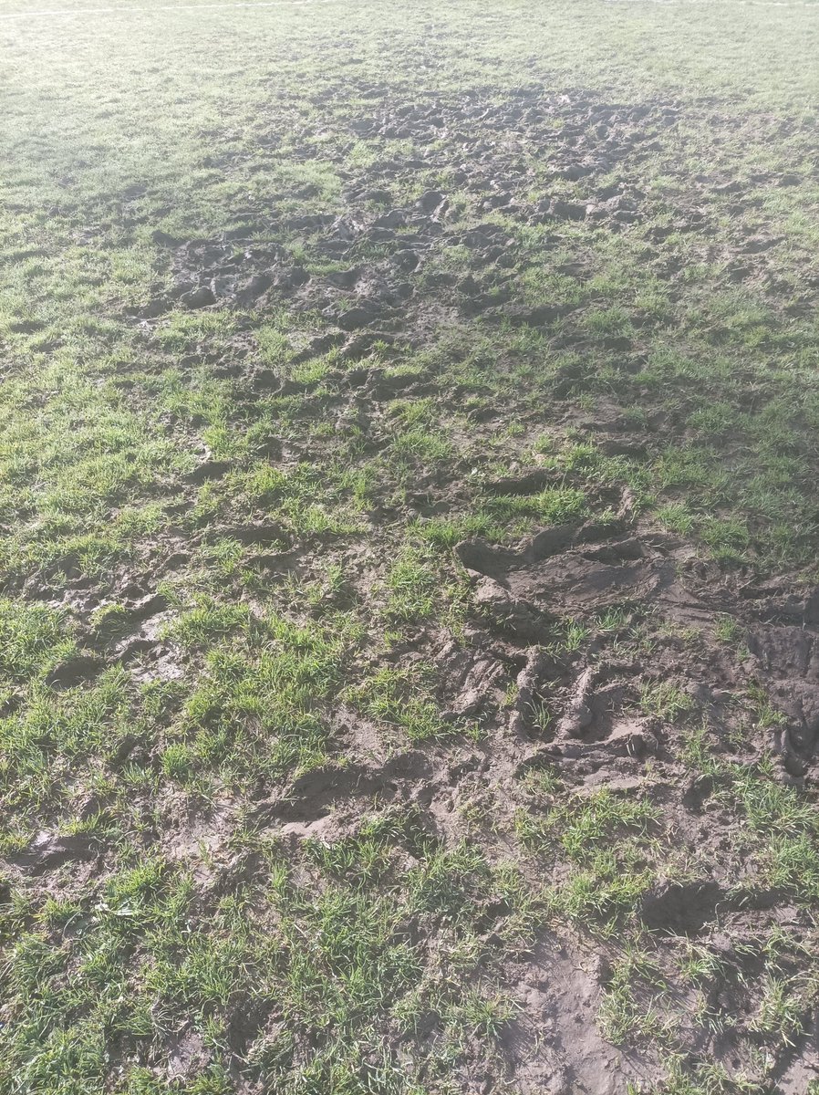 astasio's tweet photo. Estado campo de fútbol Trujillo partido contra el CDCoria . https://t.co/ZBFwW88VYx