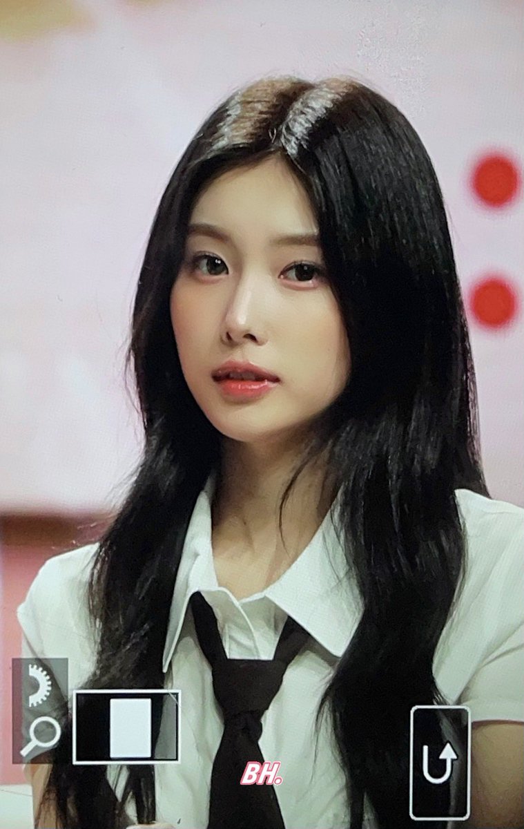 BH705's tweet image. 240218 🇹🇼팬미팅 2부 프리뷰 #강혜원 

2부 의상 킹름다워효😭

#HYEWON #KangHyewon #カンヘウォン
@hyemu_official