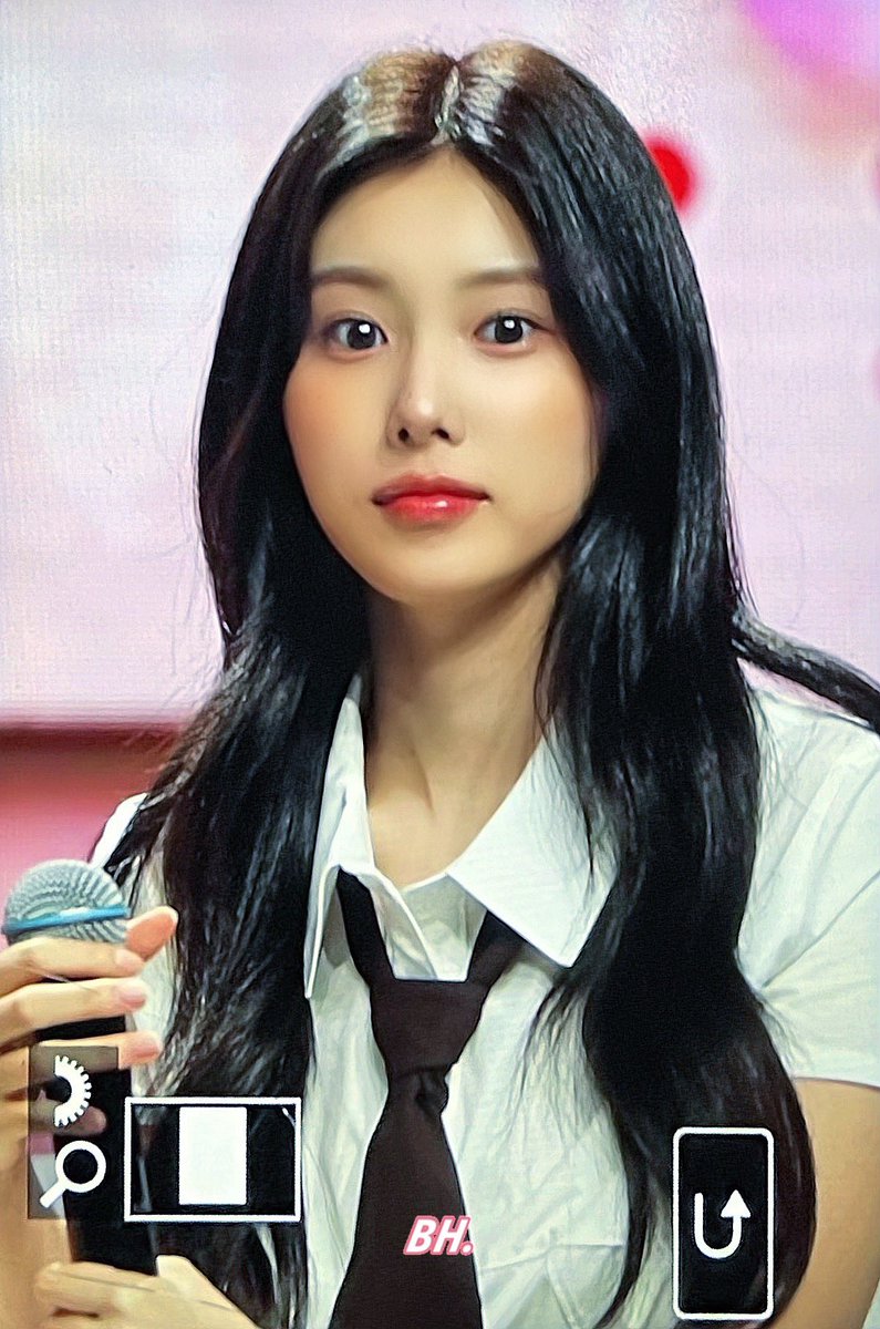 BH705's tweet image. 240218 🇹🇼팬미팅 2부 프리뷰 #강혜원 

2부 의상 킹름다워효😭

#HYEWON #KangHyewon #カンヘウォン
@hyemu_official