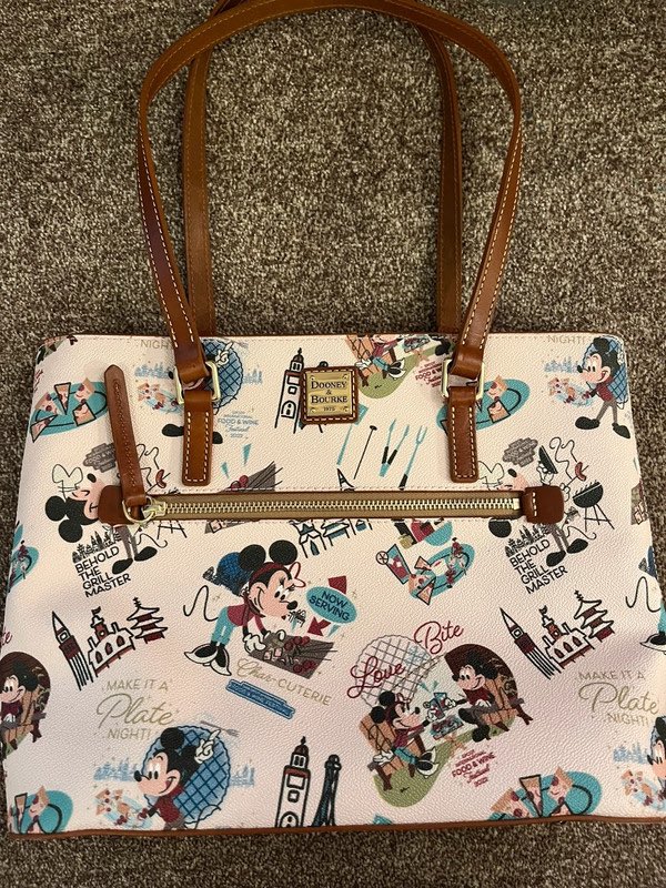 Get the Dooney & Bourke Tote bags I’m selling on @VintedUK. Size for £90.00! vinted.co.uk/items/39728243…