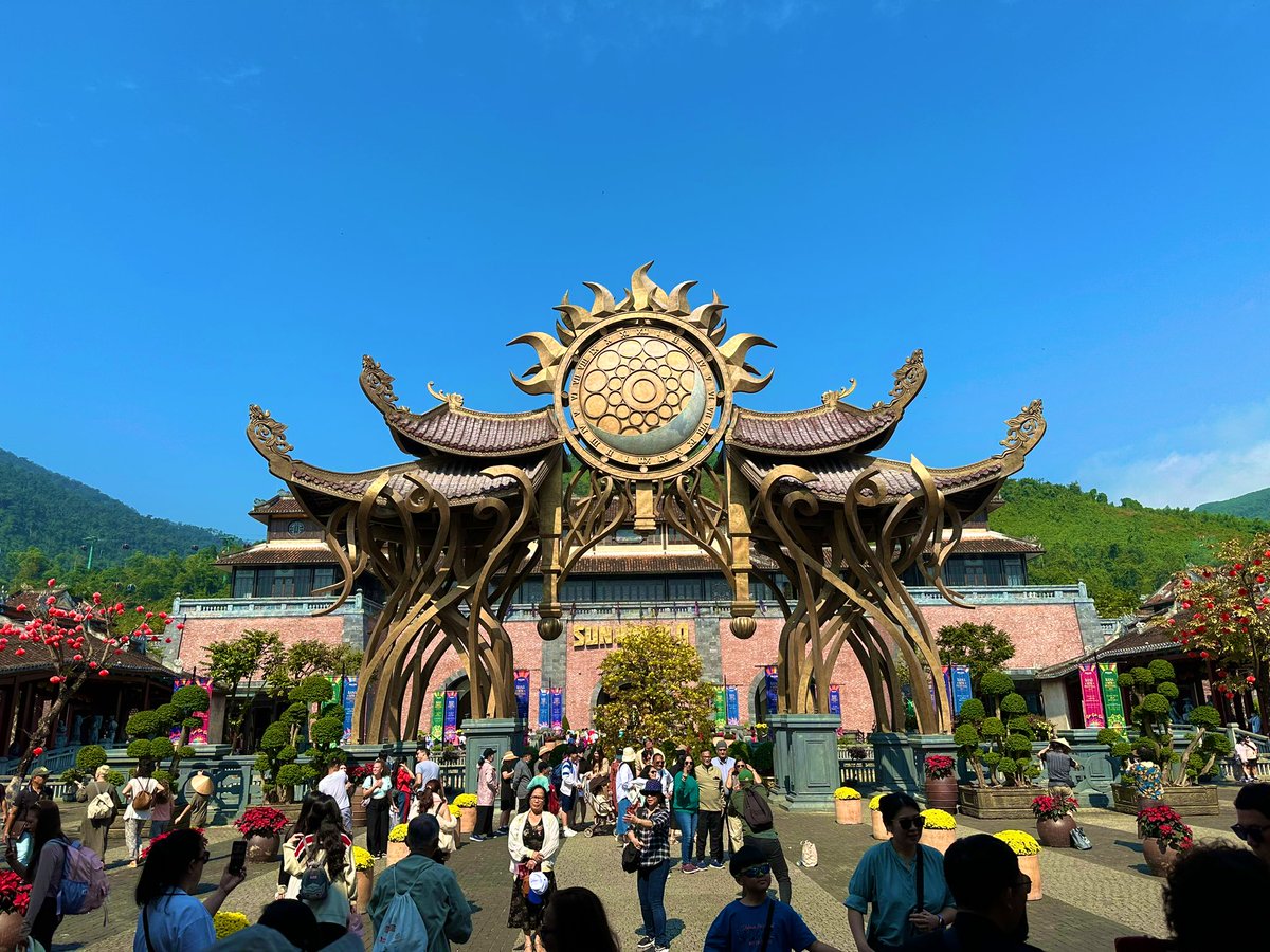 ACMeysiem's tweet photo. Ba Na Hills Dump 3 https://t.co/qwAXw7LPHo
