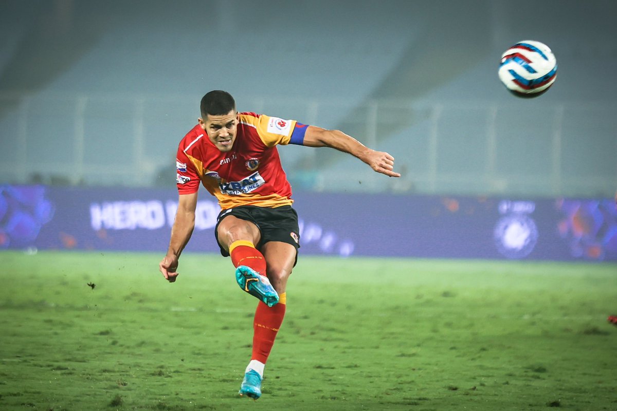#EastBengalFC has now completed 2 League Doubles in the #ISL —

▪️Bengaluru FC (2022/23)
▪️Hyderabad FC (2023/24)

It was none other than 🇧🇷 Cleiton Silva who scored the goals in all of the four victories for the team.

#JoyEastBengal #HFCEBFC
