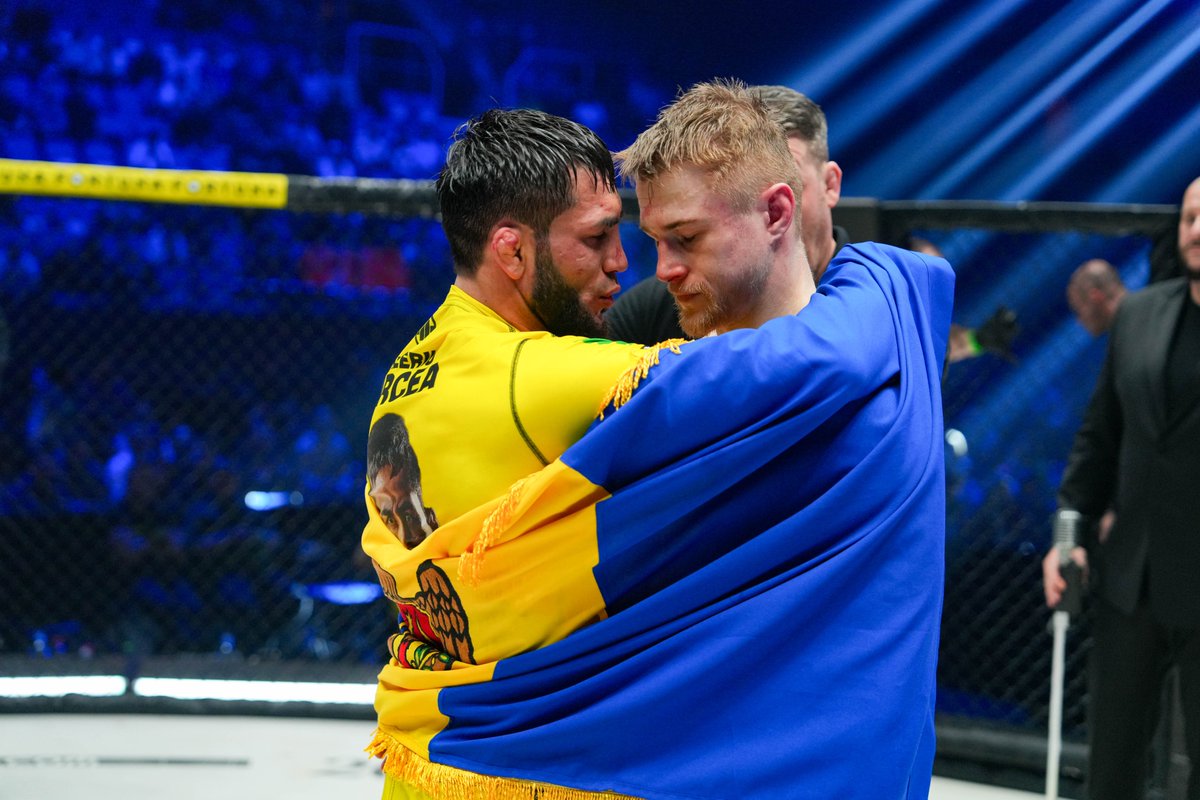 KSW_MMA's tweet photo. R E S P E C T 💙 #KSW91 https://t.co/Guu5SdMgFB