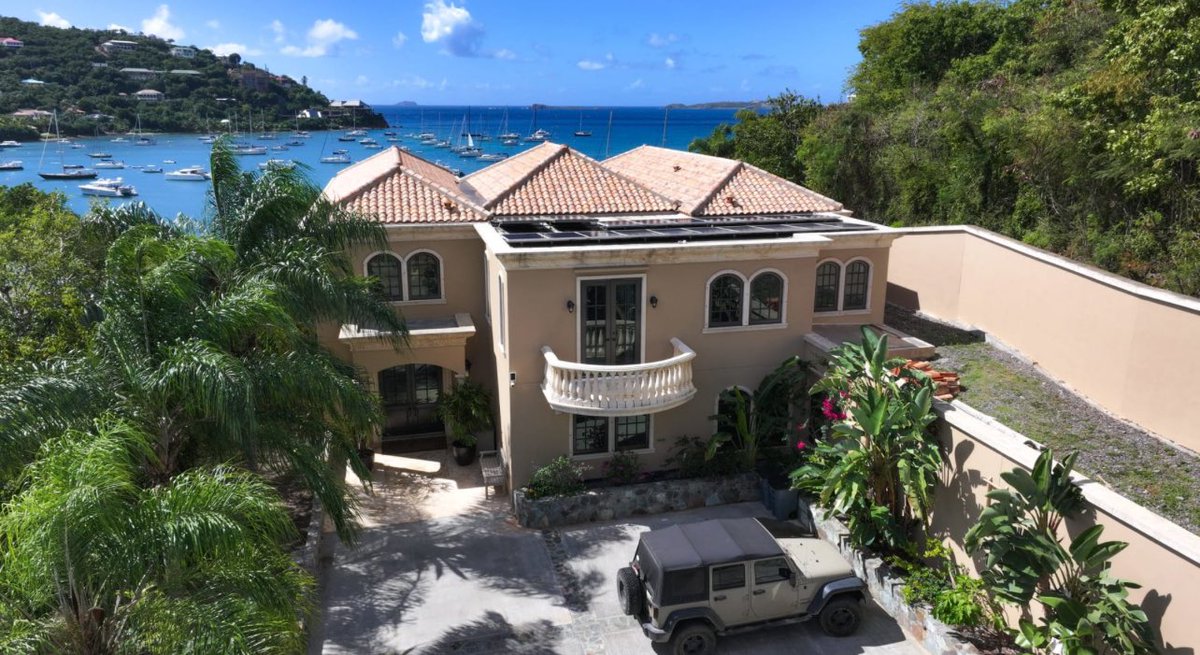 TheBonviGroup's tweet photo. New 📸 of Villa Cruz on Inn are up on the @TheBonviGroup website. Thank you to Island Media Co. for capturing such beautiful shots. 
#SundayFunday #airbnb #beachouse #vrbo #stjohn #usvi #bonvihospitalitygroup 

🔗 👇 https://t.co/QNpbvjNWiw