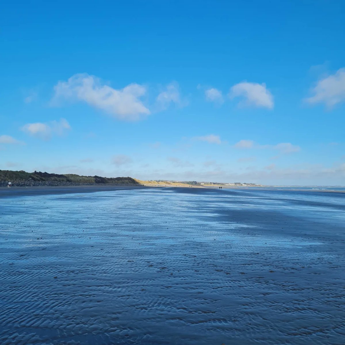 RRW1972's tweet photo. Portmarnock beach this morning https://t.co/RKkofPjmmA