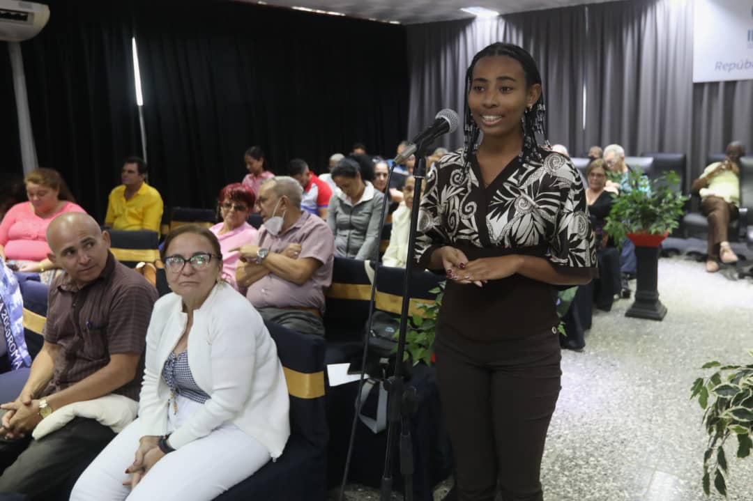 JLBrocheLorenzo's tweet photo. Los militantes del @PartidoPCC del @InderCuba realizaron su asamblea de balance.
Fue un diálogo de vanguardia centrado en los aspectos que debemos transformar para maximizar #DeporteDerechoDelPueblo
#EstaEsLaRevolución https://t.co/RUAoAxFAFB