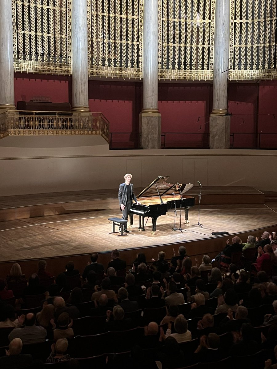 The programme composition alone was extraordinary, the interpretation fascinating: @janlisiecki performed his Préludes program @Konzerthauswien