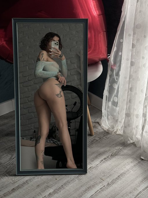 А если бы приседала, жопа была бы больше 🤔 https://t.co/jsLnTThKGh<a href="/tag/%D0%BD%D1%8E%D0%B4%D1%81%D0%BE%D1%87%D0%B5%D1%82%D0%B2%D0%B5%D1%80%D0%B3"class="tags"><span>#нюдсочетверг</span></a>