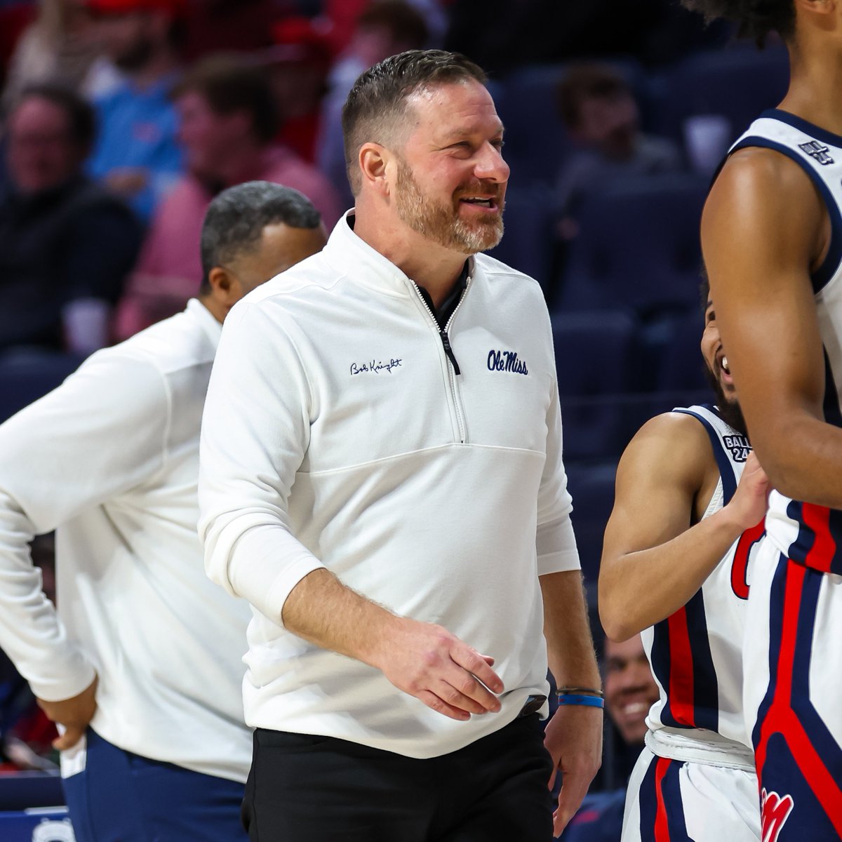 Happy Birthday <a href="/CoachBeard/">Chris Beard</a>! 🎂

#HottyToddy x #BuildTheCulture