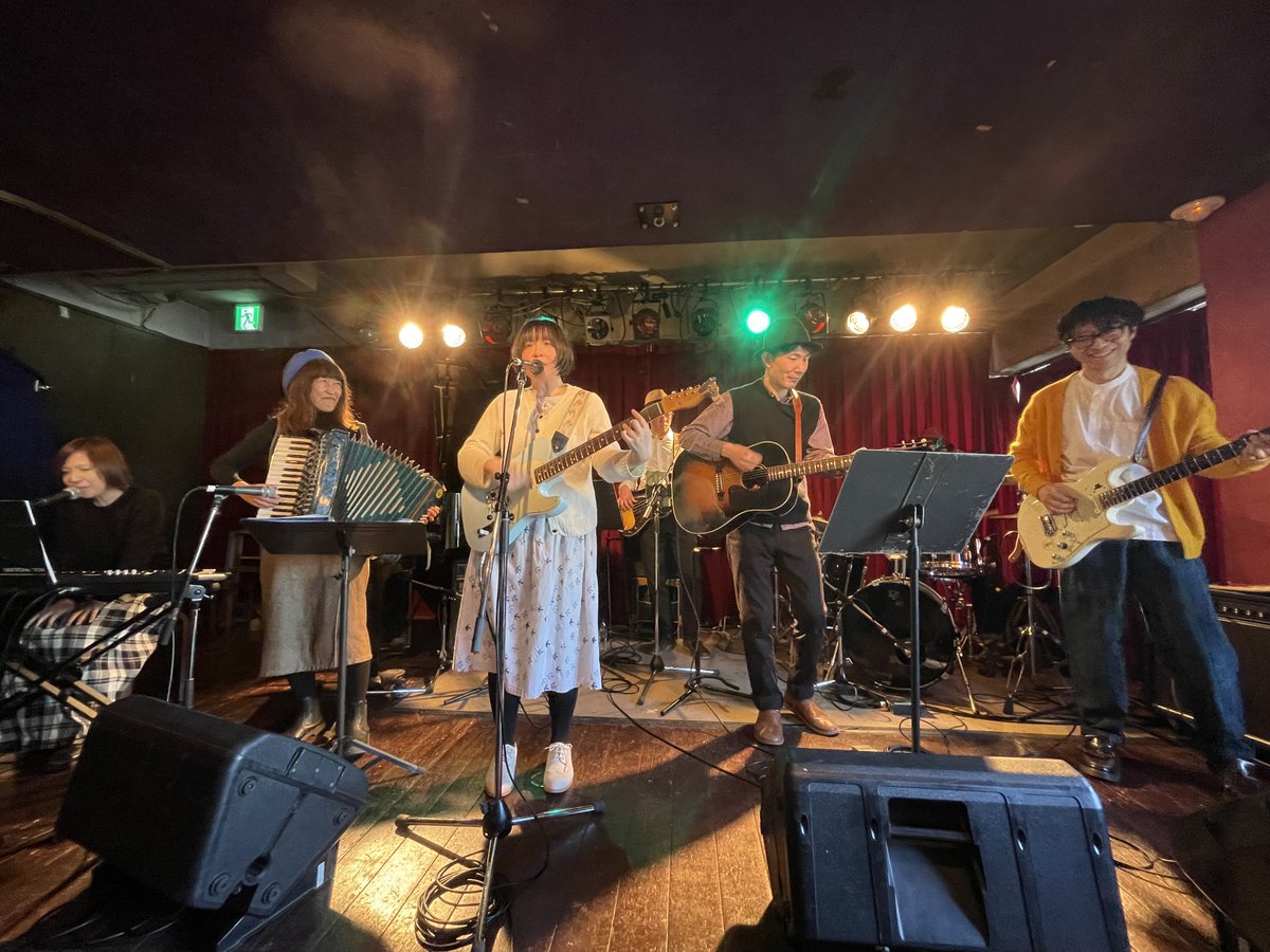 Lotsi12's tweet image. 今日は #小林しの さんの2ndアルバムレコ発イベントへ

しのさんと近藤さんとのハーモニーが全面的に美しいSnow Sheep

グランドピアノでの｢Another world｣が特に素晴しかったThree Berry Icecream

小林しのさんは曲によって柔らかかったり力強かったり素敵な歌声でアンコールも大盛り上がりでした