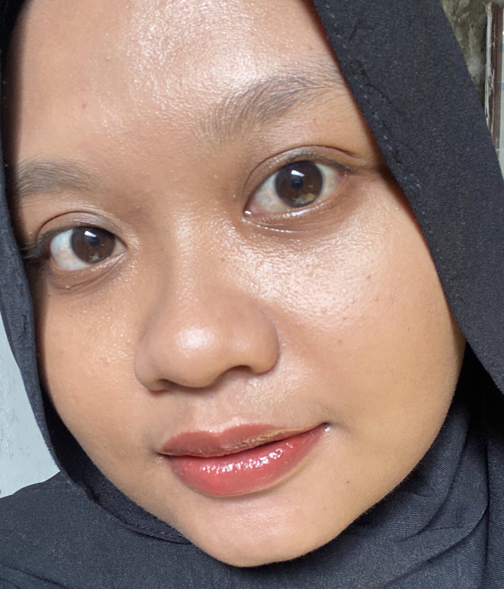 plumpypum's tweet image. SIAPA YANG SUKA GLOSSY LIP TINT???

Harus cobain inii, shade-nya cakep2 dan 100rb-an udah dapat 3 lip tint 😍

#pumereview