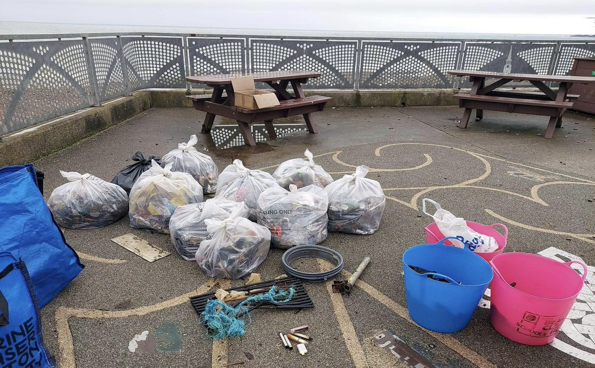 HUGE THANKS to the 42 awesome volunteers who cleared 83kgs of waste at an extra #Stonehaven #beachclean with @pawsonplastic on Sat after the high tides.   That totals 153.4kgs in Feb & 216.5kg already this year. (Total for cleans in 2023 was 261.455kgs!!) Next clean 2 March!