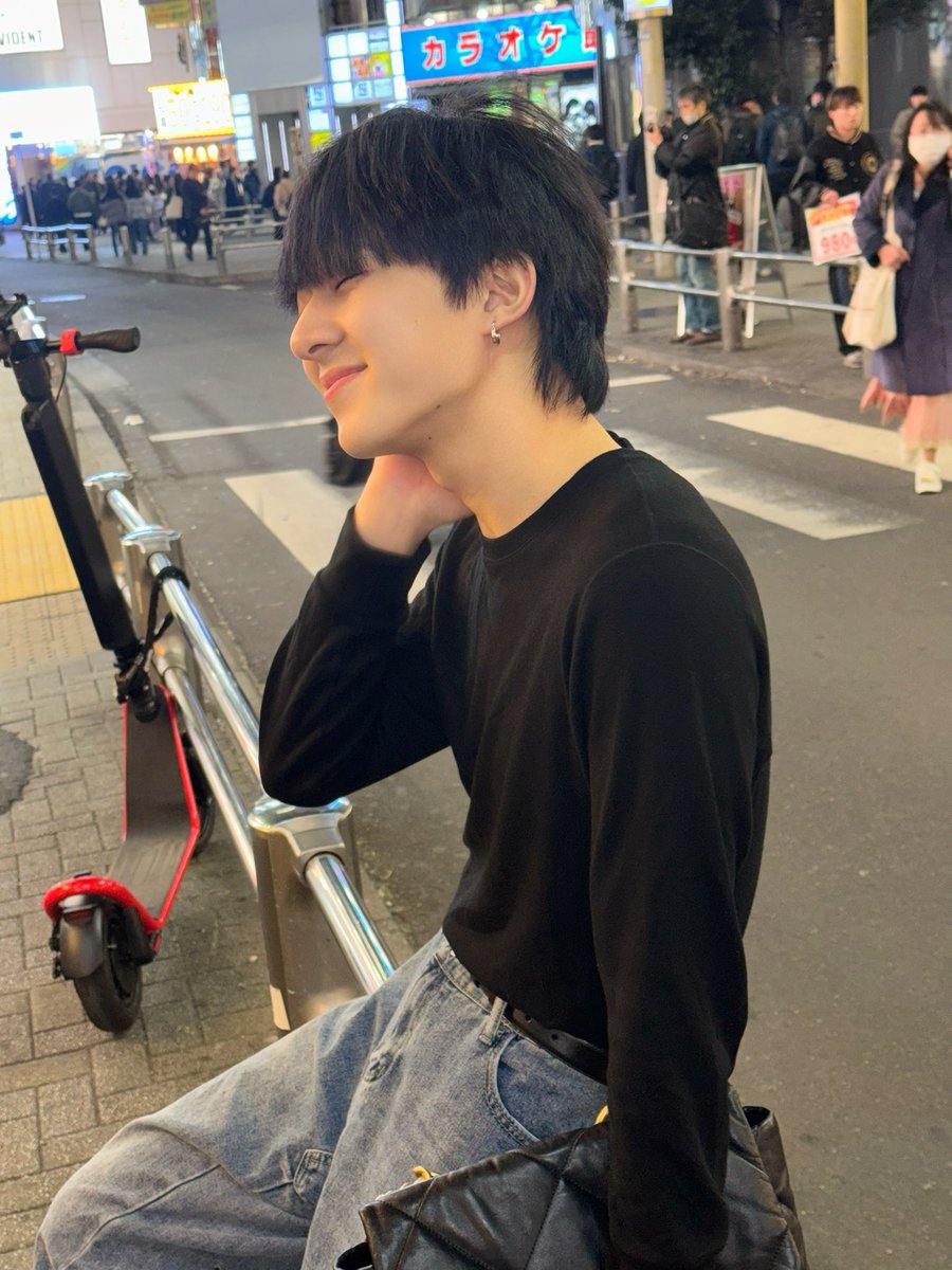 CwrNew's tweet photo. คมบัง..เหย อย่าบังสิ คนจะถ่ายรูป!! https://t.co/8swoxCnvqU