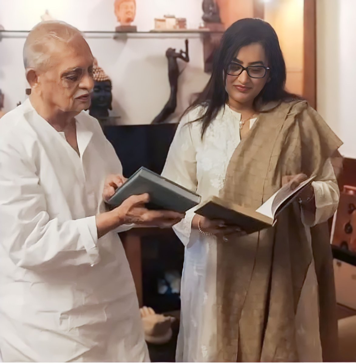 Congratulations to the legendary and one of my all time favorite movie director/writer/lyricist and poet, Gulzar ji on being conferred with the prestigious Jnanpith Award . #gulzarsaab #gulzarpoetry #gulzar #JnanpithAward