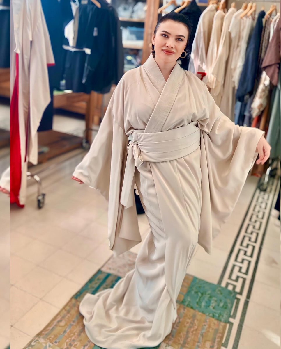 AimArtistsMGMT's tweet photo. Fantastic debut at Teatro Massimo di Palermo!
"The thirty-two year old Uzbek Barno Ismatullaeva is a splendid surprise: a strong lyrical voice, simply golden in timbre, uniformity and extension. She has clean style and impeccable diction."
https://t.co/ET8wqVtUaj
@BarnoSoprano https://t.co/MDy255rGZu