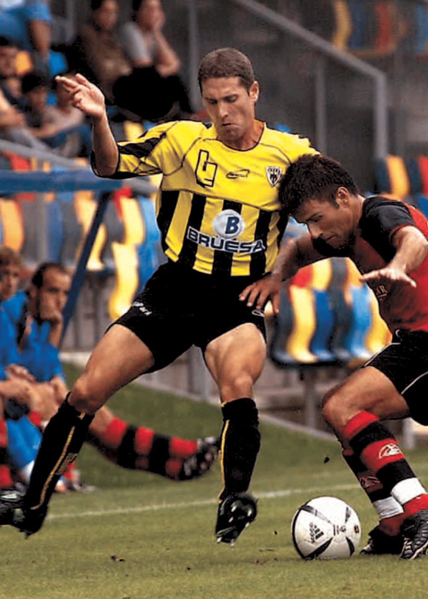 “Es un orgullo haber vestido la camiseta del <a href="/BarakaldoCF/">Barakaldo C.F.</a> durante tantas temporadas y en tantos partidos”. El gran capitán, <a href="/ibanurbano02/">iban urbano</a>, en #LaCábila12 👇🏻

open.spotify.com/episode/6qpwk6…

Foto vía <a href="/HistoricoBaraka/">HistóricoBarakaldoCF🖤💛🖤</a>