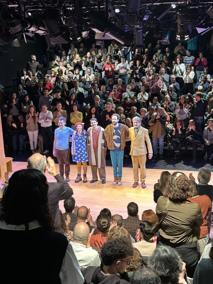 Quan el poder i el valor de l’amistat està per sobre de qualsevol condició humana. Això és #Elling, una història inusual envers la salut mental, des d’una mirada sensible i optimista. Gran feina de <a href="/paucarrio/">Pau Carrió i Llucià</a> i grans interpretacions de <a href="/DavidVerdaguer/">david verdaguer</a> i @bertuprat Aneu-hi!!