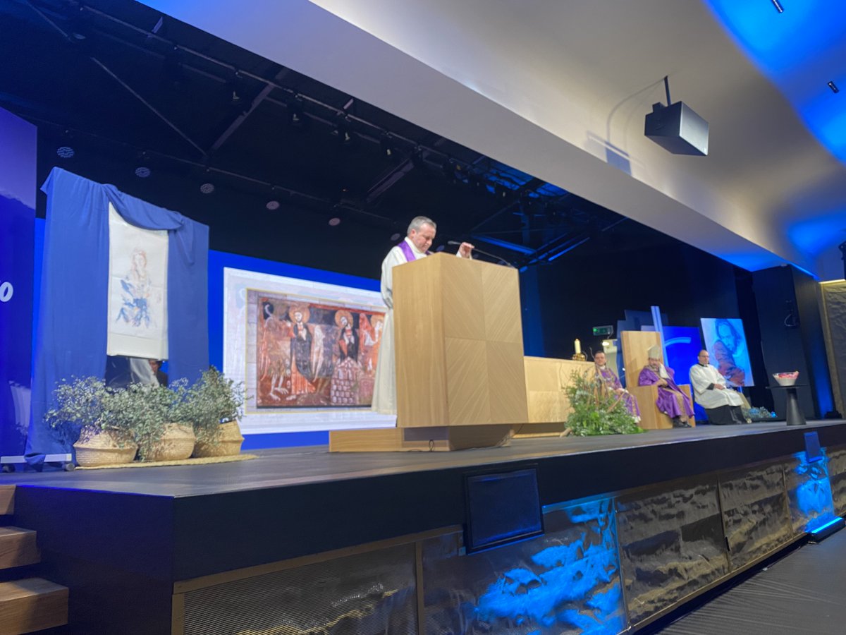 prensaCEE's tweet photo. Es el momento de los agradecimientos.
🗣️ Luis Manuel Romero, de @Confepiscopal: llevo grabado en el corazón los nombres y los rostros de todas y cada una de las personas que habéis hecho posible la celebración de #EPA24 #PrimerAnuncio #Laicos
@laicos_ensalida https://t.co/aP84l3S9Er