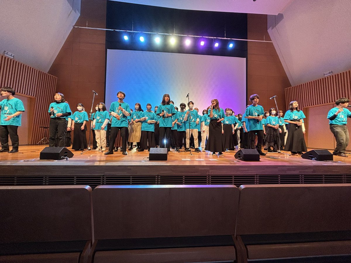 yota_acappella's tweet photo. 岡山大学 #アカペラ サークル #biripel Circle Live ♯8 #栞 にお邪魔しました🔖
久々の晴れのくに、やっぱりここへ来ると「帰って来た」という気持ちになる🌤️
コロナ禍にも負けず、こうして歌声を繋げてくれた事も合わさって、素敵な演奏を楽しませてもらいました♪
皆さんありがとうございました✨ https://t.co/UO3Aq3QbSa