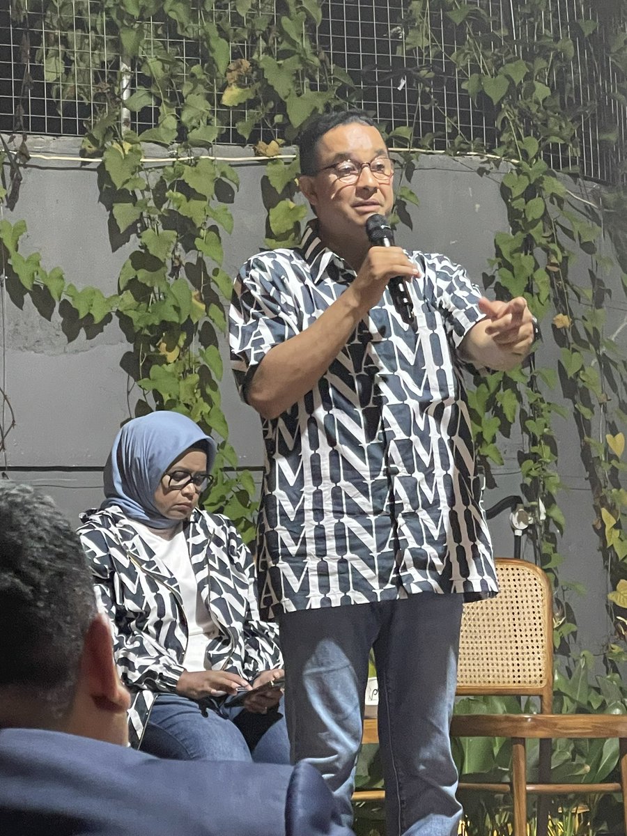 “SAYA TIDAK AKAN MENGHIANATI JUTAAN ORANG YANG MENGHARAPKAN PERUBAHAN” - Anies Baswedan

Disampaikan di Jakarta, tanggal 18 Feb 2024, pukul 18:35 WIB 

Saya Indra Charismiadji menjadi saksi