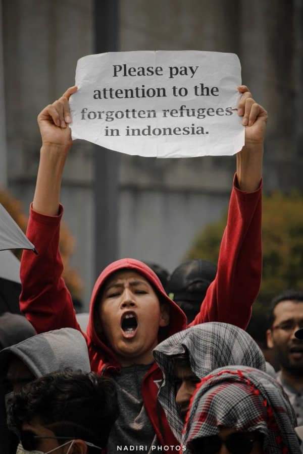Nazari1010's tweet photo. #End12YearsInLimbo_Indonesia

مبارزه با تبعیض علیه مهاجرین... https://t.co/Vb2oYuBE5k