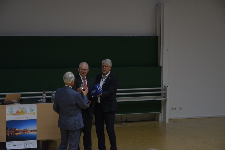 ICO-25: Wilhelm Kaenders, Gerard Mourou and Juergen Czarske