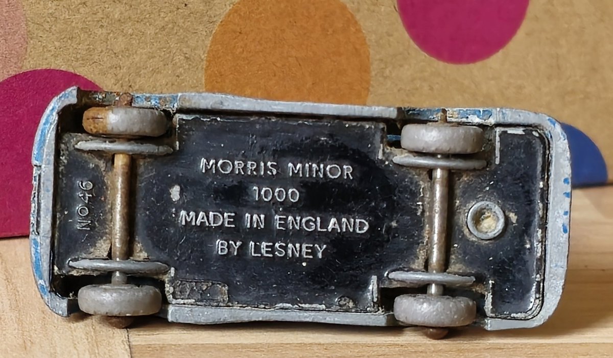 WeLoveDiecast's tweet photo. Today's #SundayDrive is this 1959 Matchbox Lesney Moko No 46 Morris Minor 1000 in the harder to find blue. #WeLoveDiecast #MatchboxLesney #Matchbox #Lesney #Moko #RegularWheels #Morris #MorrisMinor1000 #ToyCar #Diecast #MadeInEngland https://t.co/gSaYCqpW1G