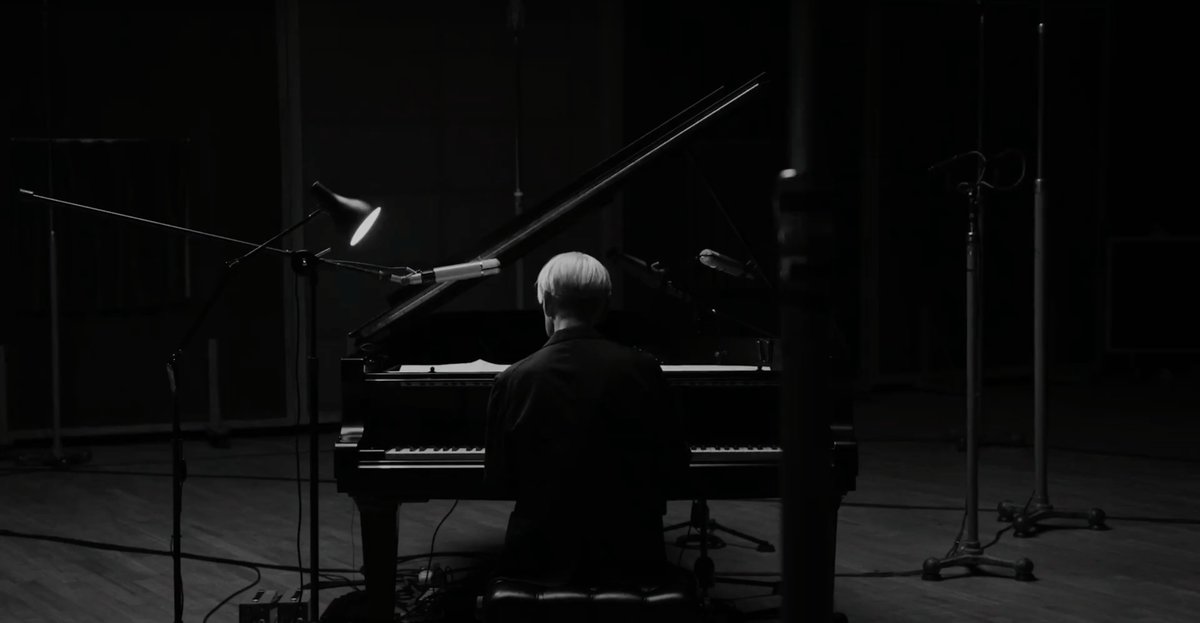 Ryuichi Sakamoto | Opus — ศิลปะยืนยาว ชีวิตสั้น จะร้องตั้งแต่เริ่ม แค่เห็นใบหน้าสูบผอมของริวอิจิที่พยายามแบ่งปันความทรงจำและของขวัญชิ้นสุดท้ายผ่านบทเพลงให้ทุกคน ความป่วยไข้อาจพรากชีวิตเขาไป แต่ไม่มีอะไรจะพรากแรงปรารถนาและความรักของเขาที่มีต่อดนตรีได้แม้ในวาระสุดท้ายก็ตาม #JFF2024