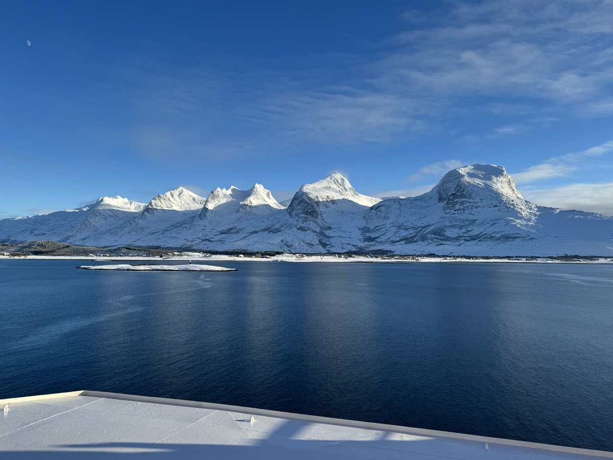 Sailing towards The Severn Sisters 🇳🇴