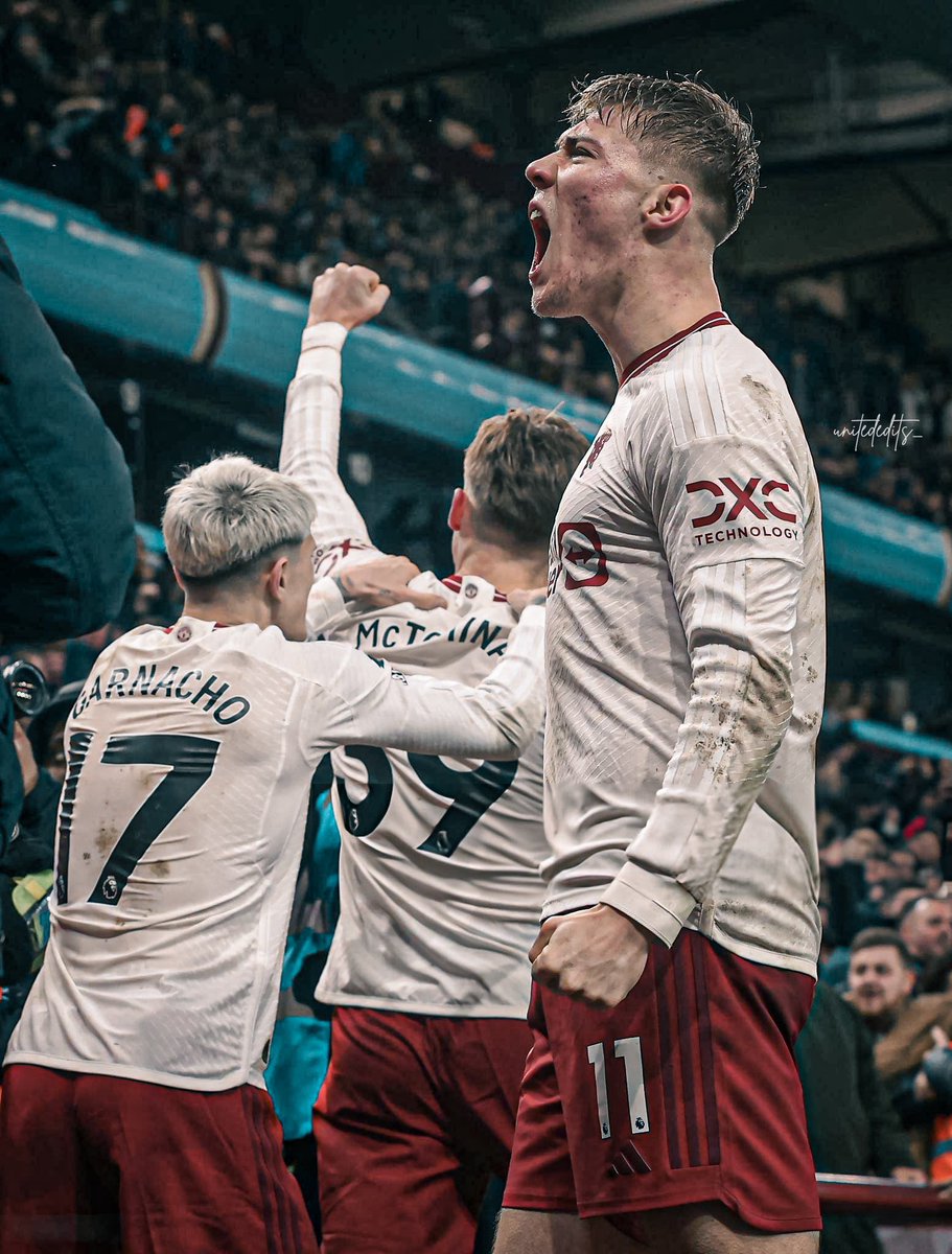 Fuck ego! I'm following every Manchester United fan that likes this tweet. Must be following me too