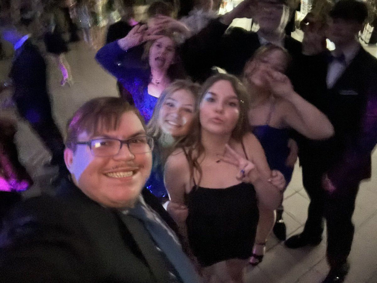 DavidHargraves4's tweet photo. The last winter formal for me #winterformal❄️❄️ https://t.co/PlRIM8f8mu