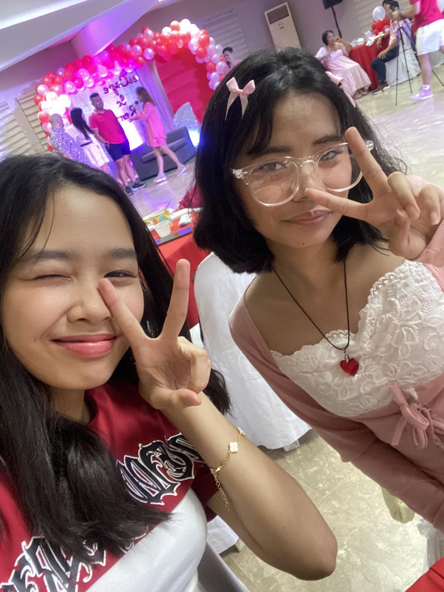 nouvellevg's tweet photo. 240218 #YEUL Weverse update 🌟

🐰: We enjoyed a lot in MUBANK!! 우리는 너를 사랑하고 곧 돌아올 거야! ~ ✨💞 #ZURI #YEUL #ITGIRLMCS @austiezz https://t.co/3q5F2hnZX8