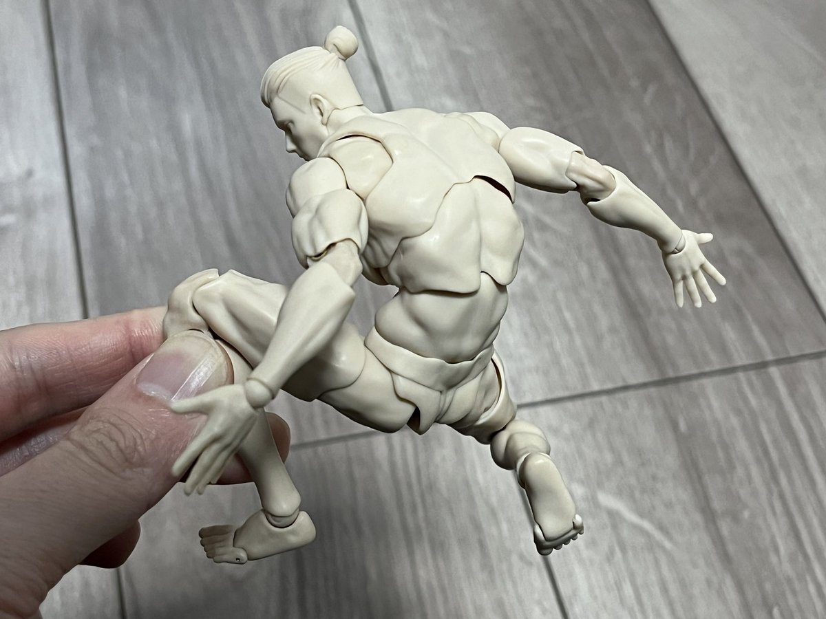 これ実際に購入したけどマジで良いものです。 可動範囲も広いし筋肉の これ実際に購入したけどマジで良いものです。 可動範囲も広いし筋肉の