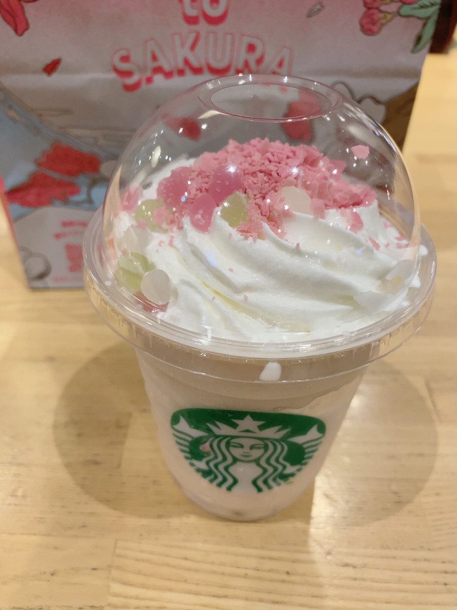 チョコ苦手やから飲まれへんくて
前に頂いたチケットで🍡🫶🏻
やっとこスタバ行けた🥰
おだんごだいすき(*'▽'*)♪

おいしかった☺️
ごちそうさまでした🍡🌸

 #花見だんごフラペチーノ