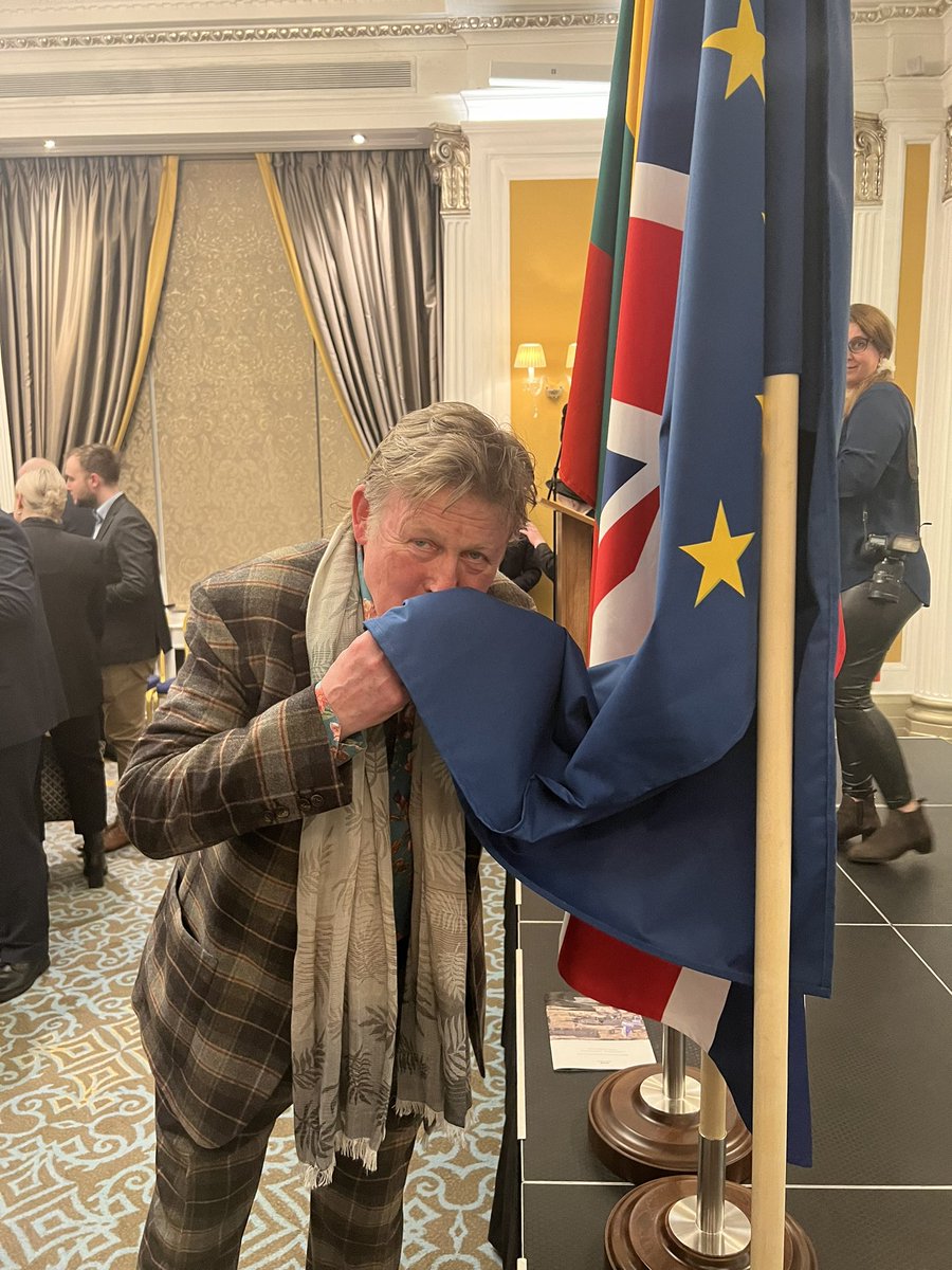 Aciu/Thx @LTEMBASSYUK National Independence Day Invite at @TheRAFClub. A Delightful inclusive evening surrounded by so many fellow Europeans. My hand painted @BarkerShoesLtd complimented Lithuanian flag @LithuanianGovt @LithuaniaInEU @ognisko_polskie @DDTVN @BalPolskiUK