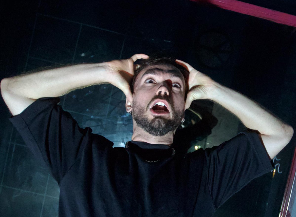 YO SOY MI PROPIA MUJER, de DOUG WRIGHT. Charlotte nació hombre pero siempre fue mujer y sobrevivió  a los nazis y a los comunistas aun mostrándose siempre abiertamente trans. Dirigida por Adán Black. Con Ricardo Barrul. 25 febrero 20 h. Reservas@theatreforthepeople.com gratuito