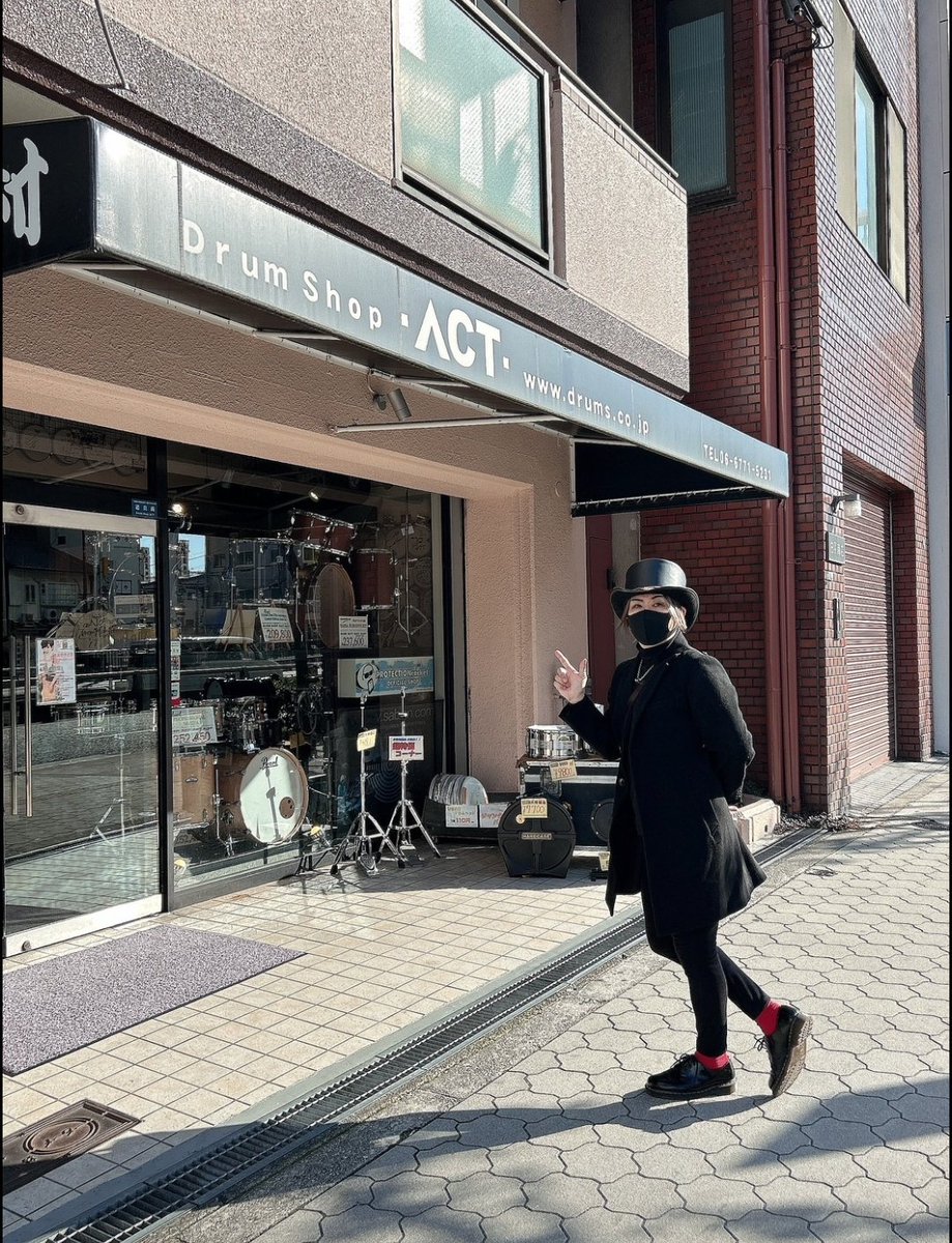 SnkyDr's tweet photo. 大阪なら #どらむ村 #DrumShopact やろ！

店長さん含め相変わらず俺のマニアックな質問にお答え頂き
ドラム専門ショップスタッフさんの知識量に脱帽

多分15年ぶりくらいに来たかな？
幸せな時間でした◎ https://t.co/qih45DJjNl