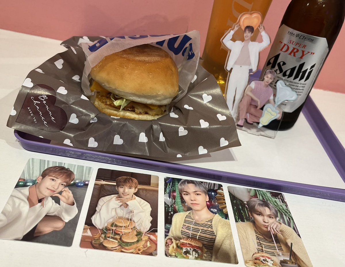 2024.2.18
♡ HAPPY DK DAY ♡

いつも笑顔と幸せをくれる私の大好きな人♡
たくさんの笑いと感動をありがとう🫶🏻

素敵な1年になりますよ〜に〜🩷🩵

サル〜テサル〜テ〜〜🍷