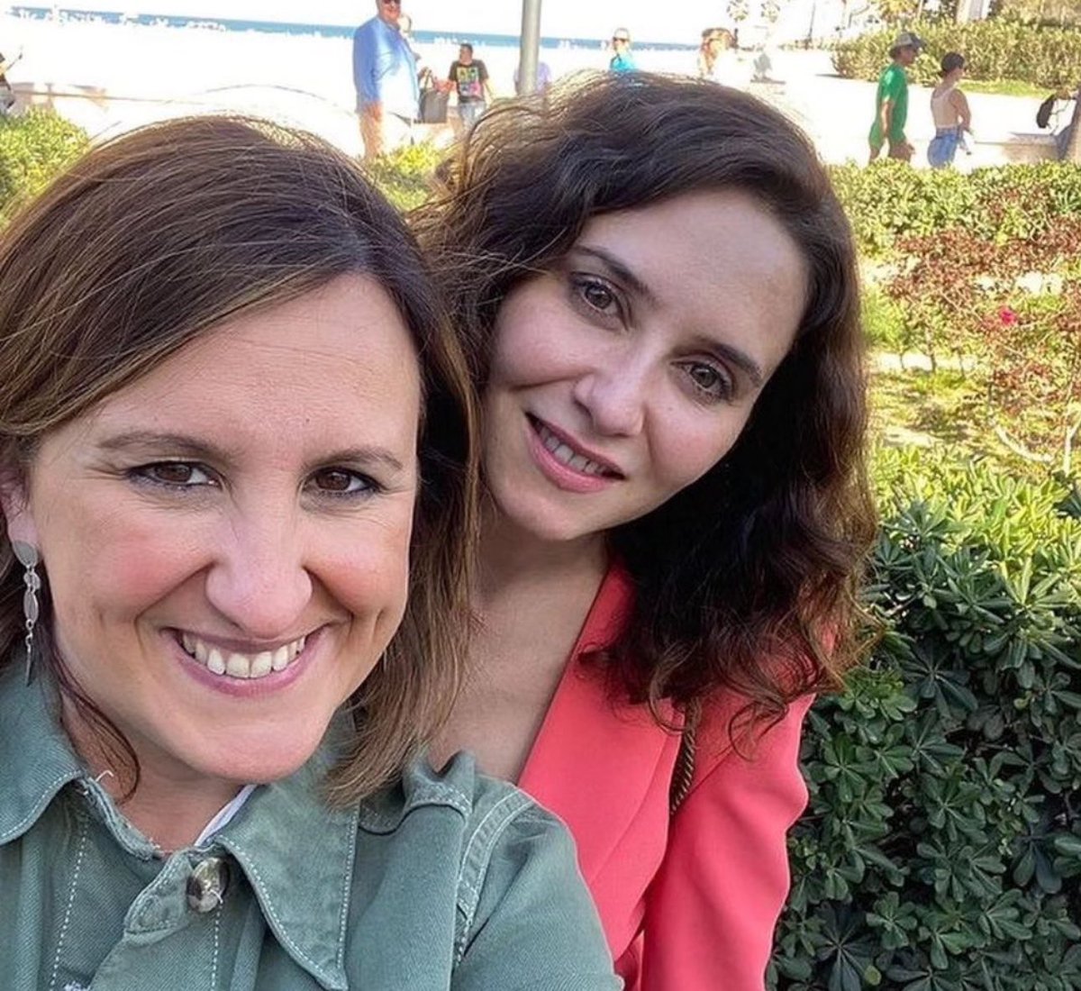 Idiazaquso's tweet photo. A @mjosecatala y a mí nos llaman Susto y Muerte. https://t.co/YYU0L02smo